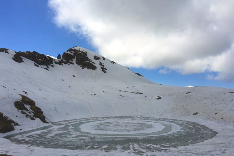 Bhrigu Lake 